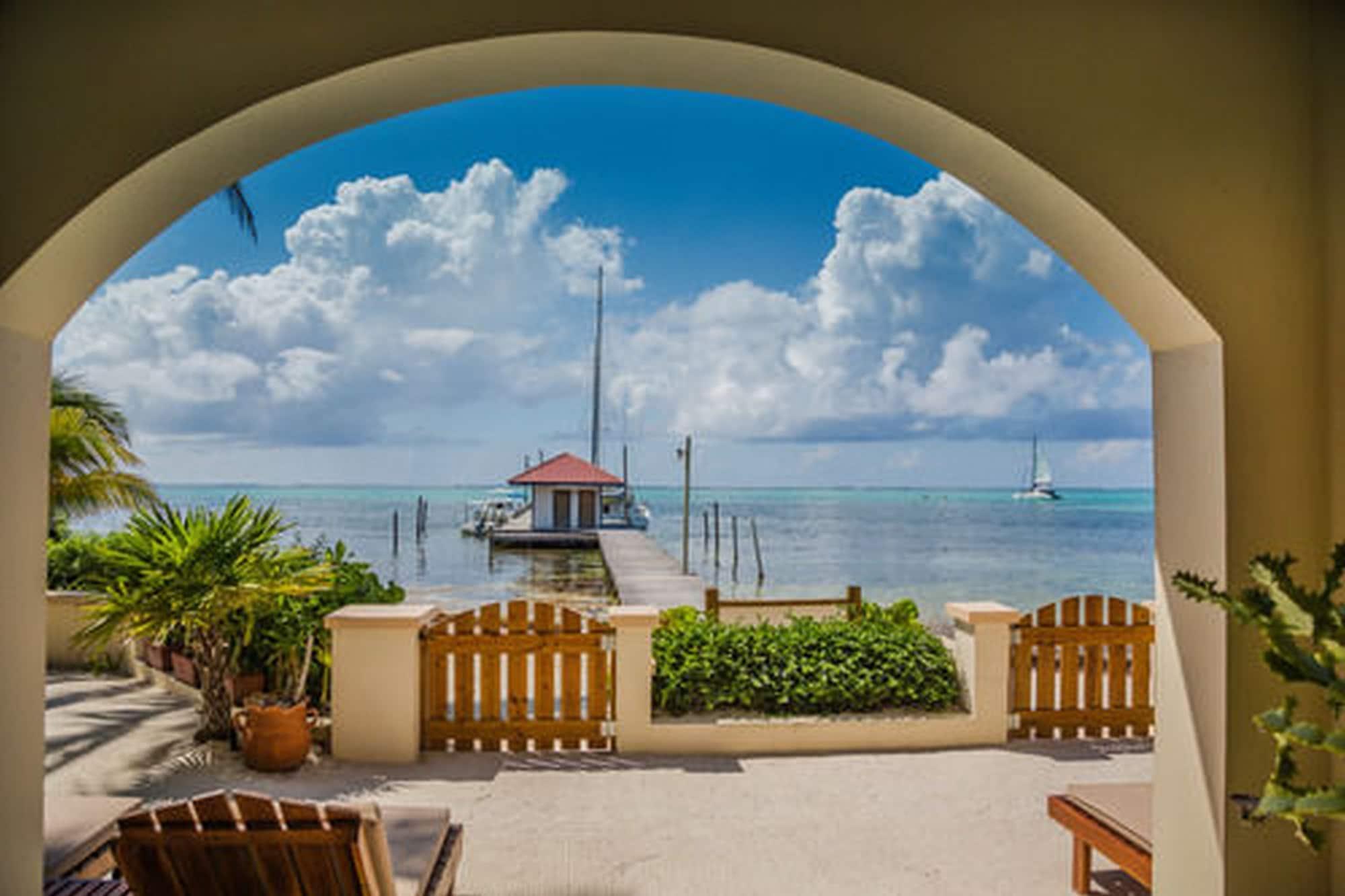 The Palms Oceanfront Suites San Pedro  Esterno foto