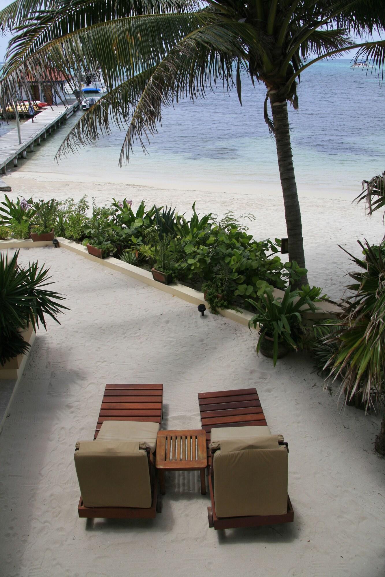 The Palms Oceanfront Suites San Pedro  Esterno foto