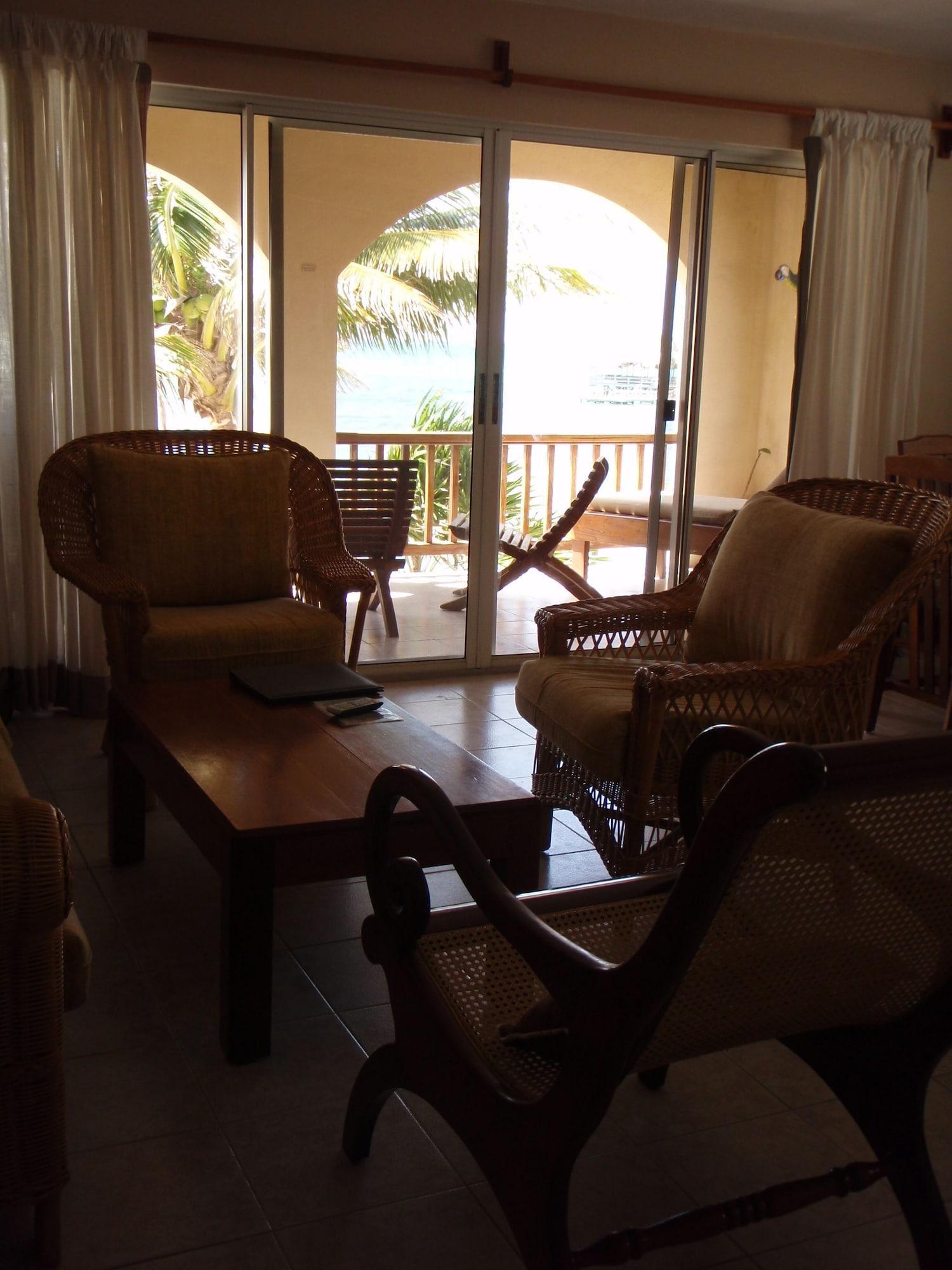 The Palms Oceanfront Suites San Pedro  Esterno foto