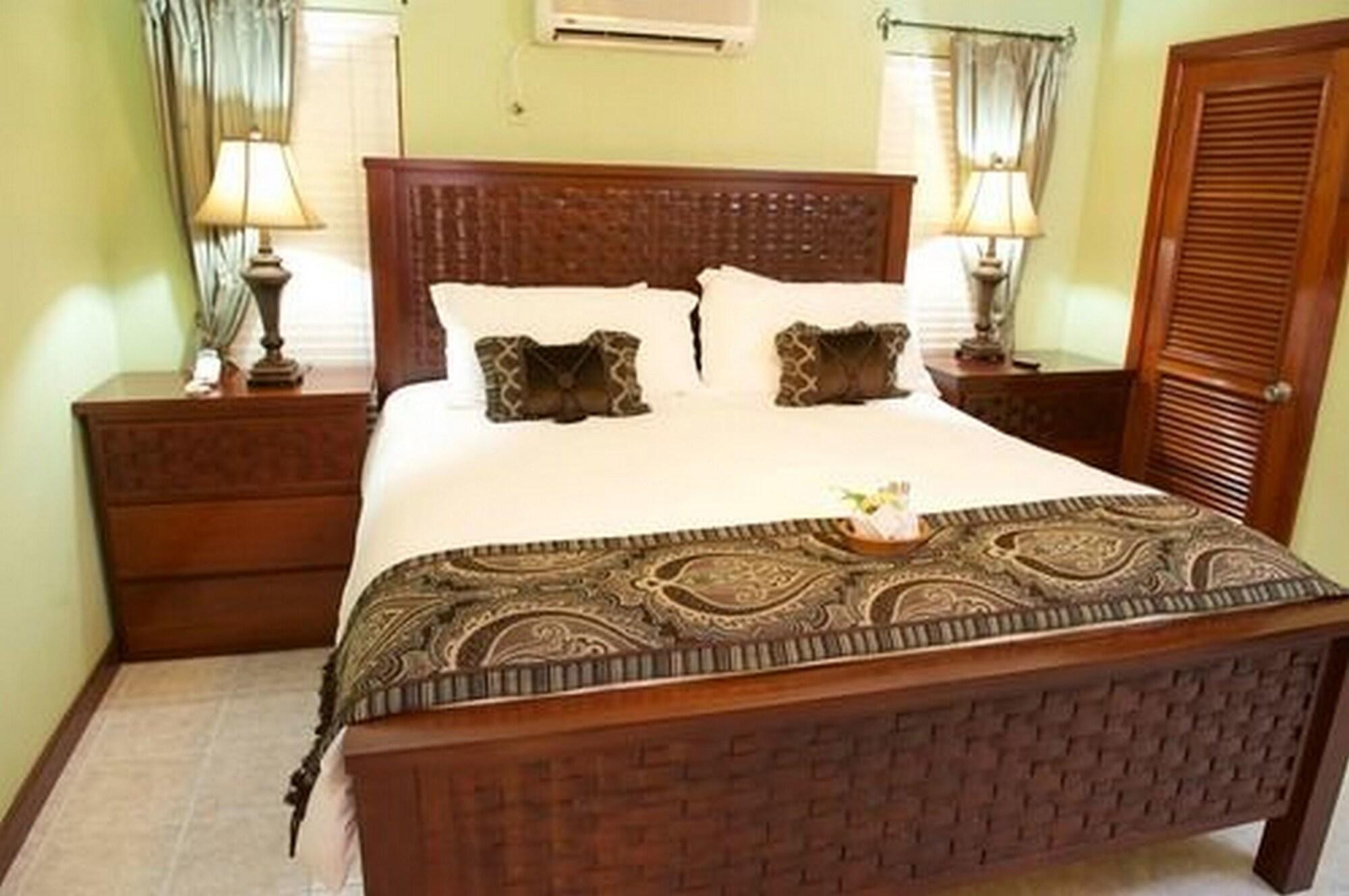 The Palms Oceanfront Suites San Pedro  Esterno foto