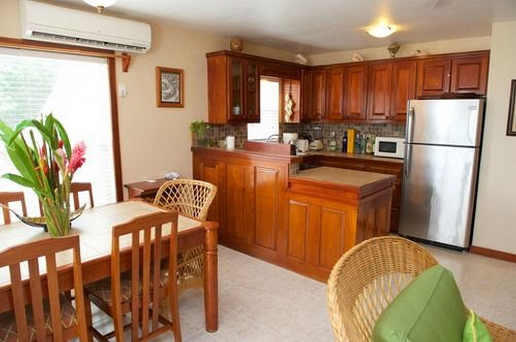 The Palms Oceanfront Suites San Pedro  Esterno foto