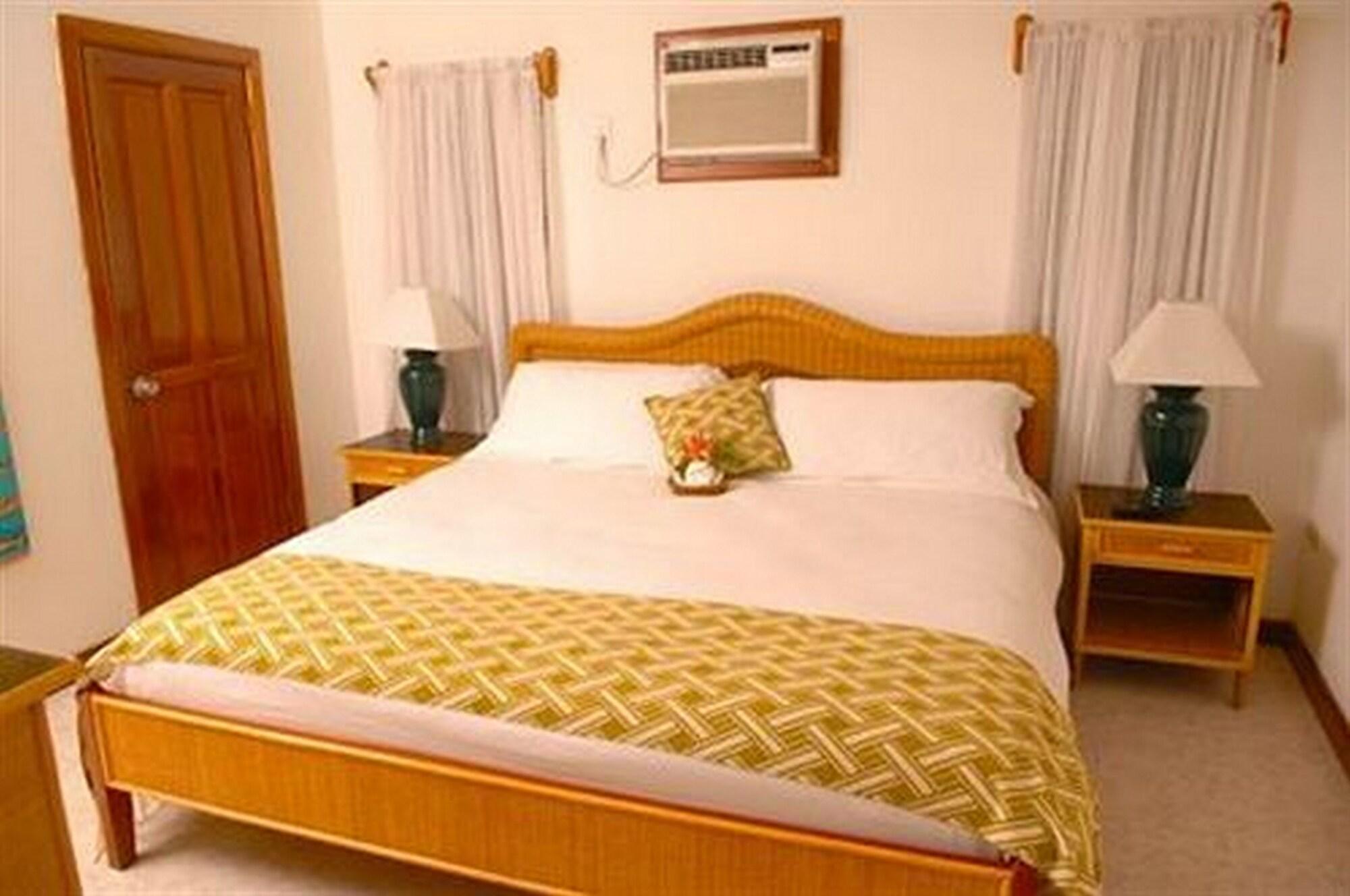 The Palms Oceanfront Suites San Pedro  Esterno foto