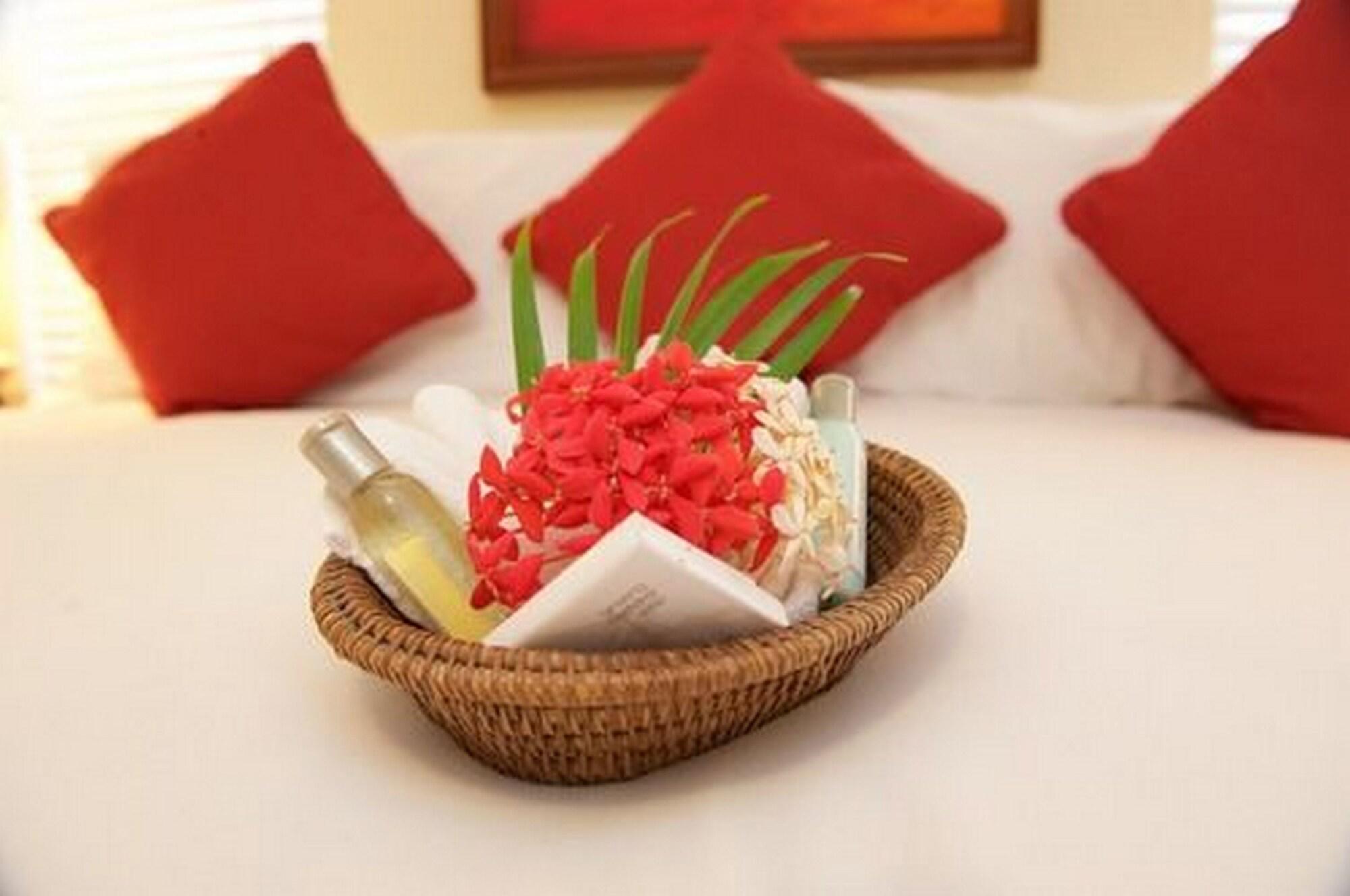 The Palms Oceanfront Suites San Pedro  Esterno foto