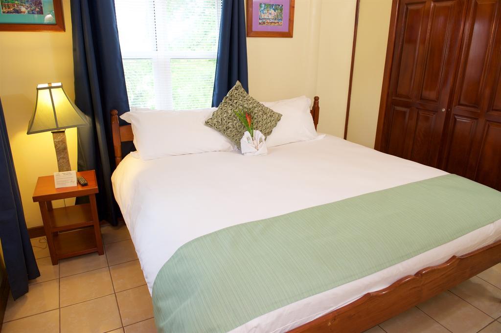 The Palms Oceanfront Suites San Pedro  Esterno foto
