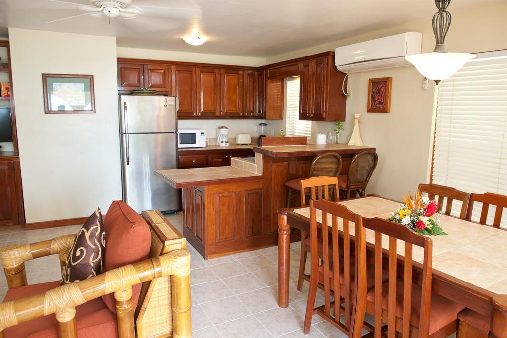 The Palms Oceanfront Suites San Pedro  Esterno foto